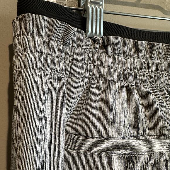 Athleta TALL Echo Wide Leg Crop Pull On Pant Grey Silver 12 - Picture 5 of 9